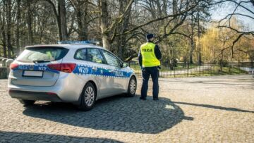 Poszukiwani świadkowie wydarzenia drogowego w Toruniu: apel policji o pomoc w ustaleniu przyczyn
