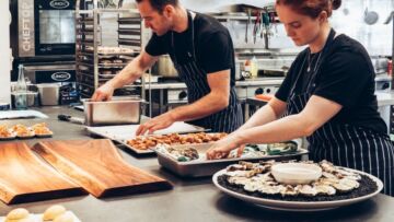 Policjantki z Torunia przeprowadziły warsztaty dla pracowników gastronomii przed sezonem turystycznym