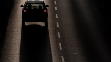 Sytuacja kryzysowa na toruńskiej ulicy Wilczej: bus i samochód osobowy uczestnikami groźnego wypadku drogowego
