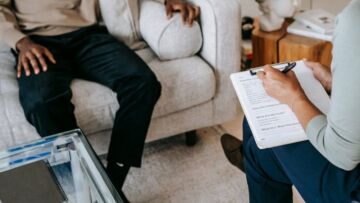 Wsparcie prawne i psychologiczne dla mieszkańców Kujawsko-Pomorskiego dzięki Niebieskiej Linii