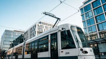 Toruń znów w rytmie lat 60. – Retro tramwaj wraca na tory!