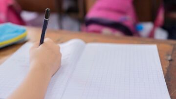 Toruńska szkoła zyska nowe skrzydło za 80 mln zł – mieszkańcy domagają się szybkiej budowy!
