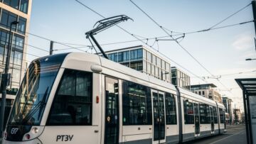 Zielona Rewolucja na Toruńskich Torowiskach: Modernizacja w Pełnym Rozkwicie!