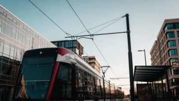 Toruńskie przedszkolaki odkrywają tajemnice zajezdni tramwajowej