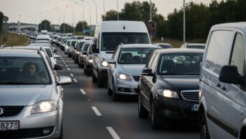 Awaria wodociągu na Poznańskiej: Objazdy i zmiany w komunikacji