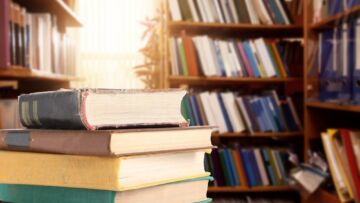 Francuska magia w Złotorii: wieczór poezji w bibliotece!