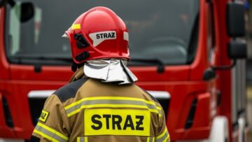 Nowi strażacy w Toruniu: uroczyste przyjęcie i gratulacje
