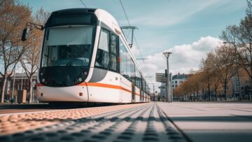 Wiosenny tramwaj w Toruniu: kolorowe przejażdżki pełne atrakcji