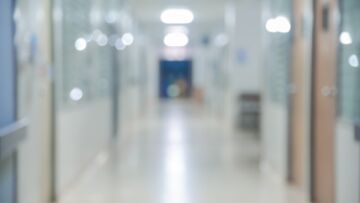 Kryzys finansowy szpitali powiatowych: zagrożenie dla zdrowia pacjentów!