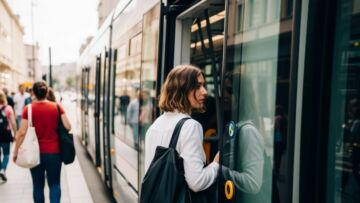 Toruń: Gdzie Historia Spotyka Nowoczesność na Torach Tramwajowych