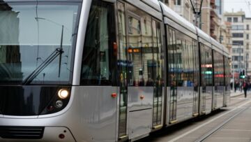 Bohaterowie Torunia: Elżbieta Zawacka i Władysław Dziewulski jako patroni tramwajów