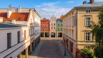 Extra Praca: pierwsze oferty z pensją od 7 tys. zł na rękę
